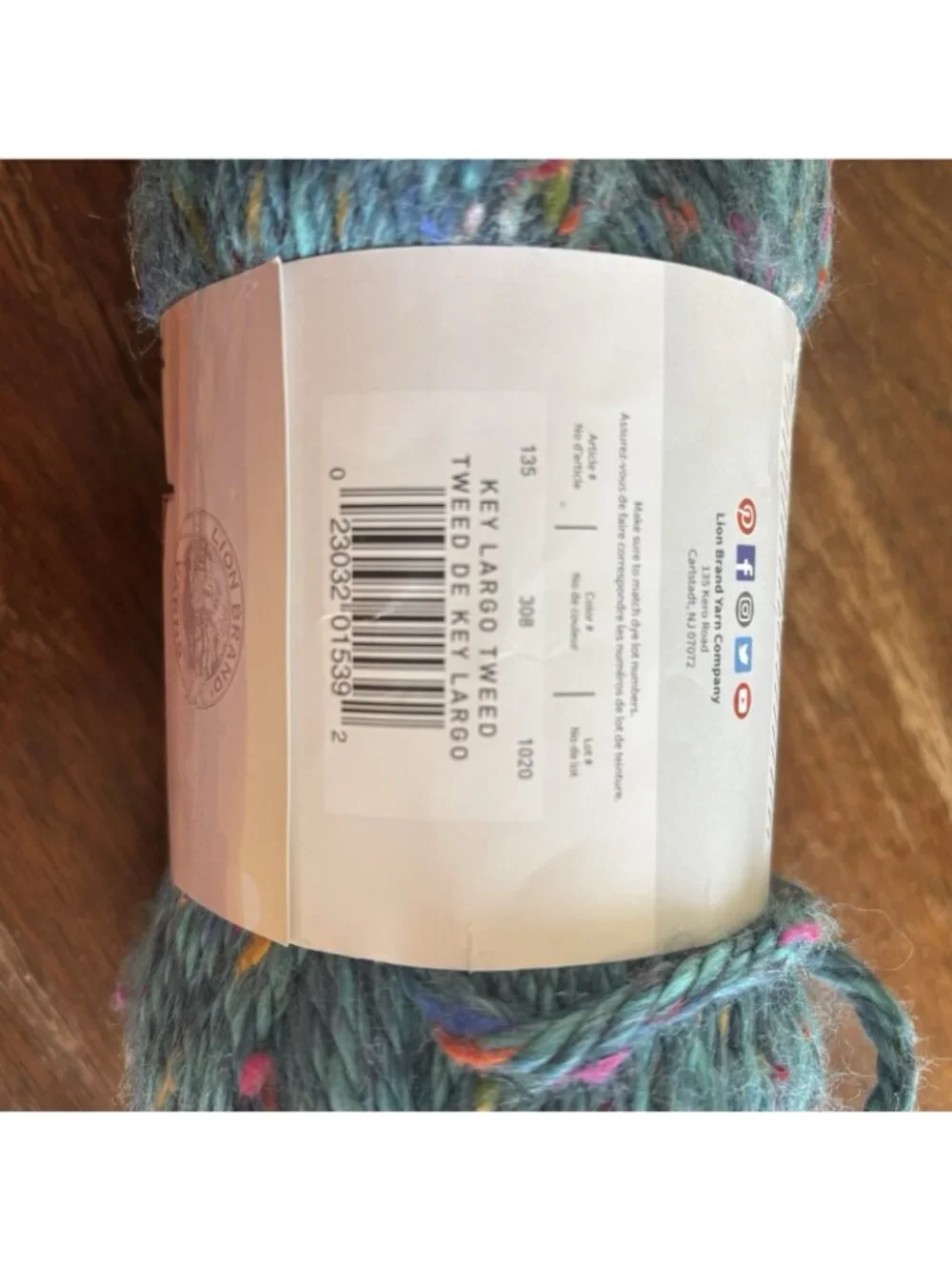 Lion Brand Hometown Yarn 4 Oz Key Largo Tweed 64 Yds Bulky 6 Blue Variegated